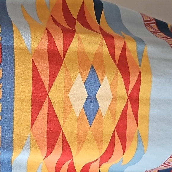 LuLaRoe Liv Crew Neck Short Sleeve Tee with Bold Print - Picture 3 of 16